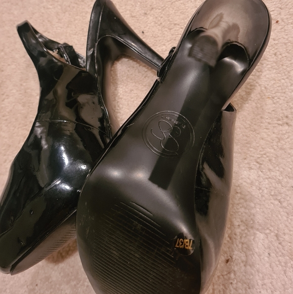 Jessica Simpson heels - Picture 3 of 3